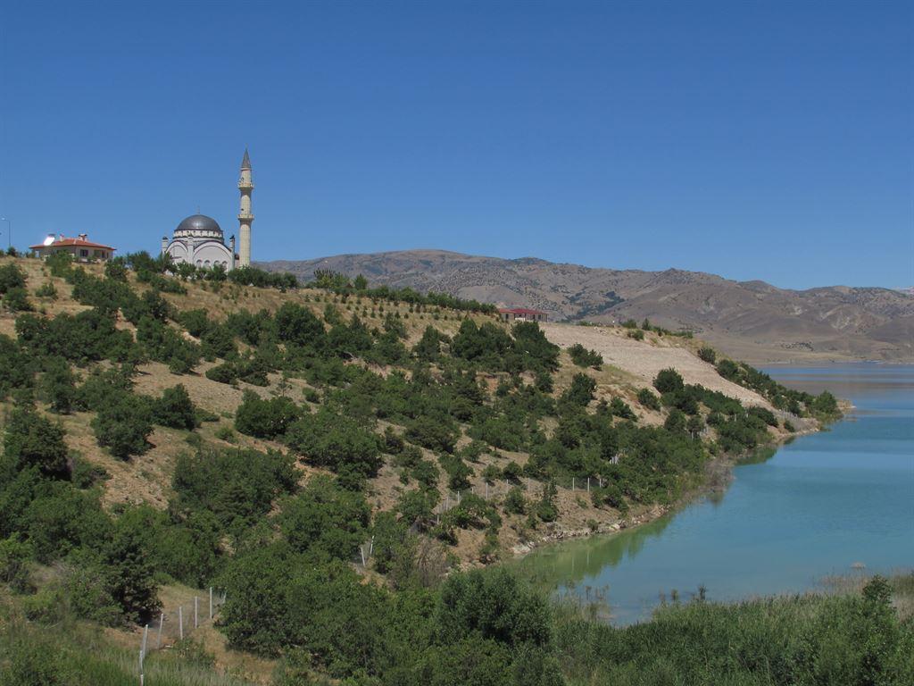 euphrates&mosque