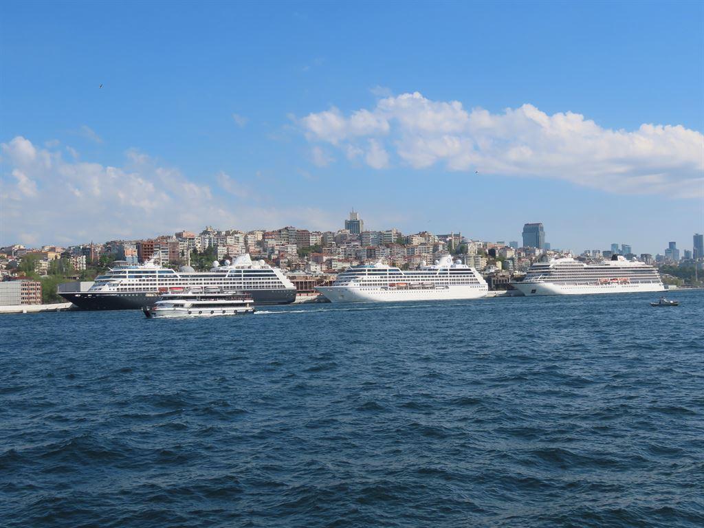 cruiseboats