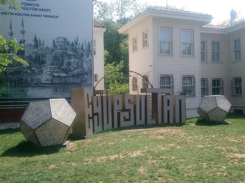 sign&grass
