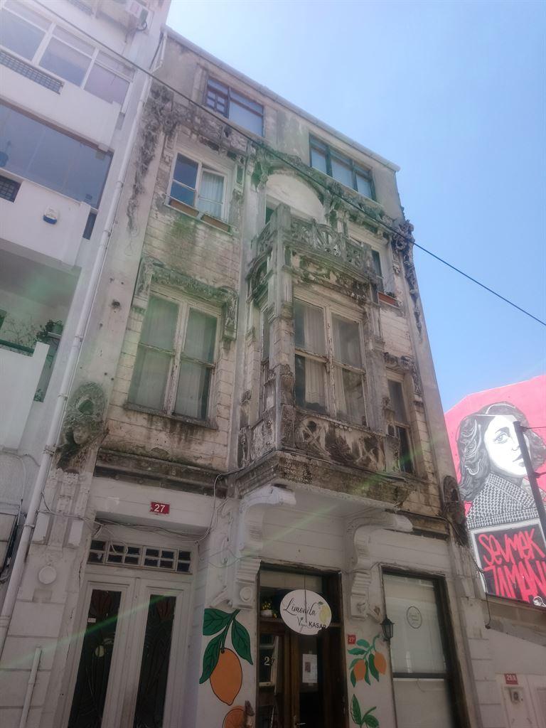 building2